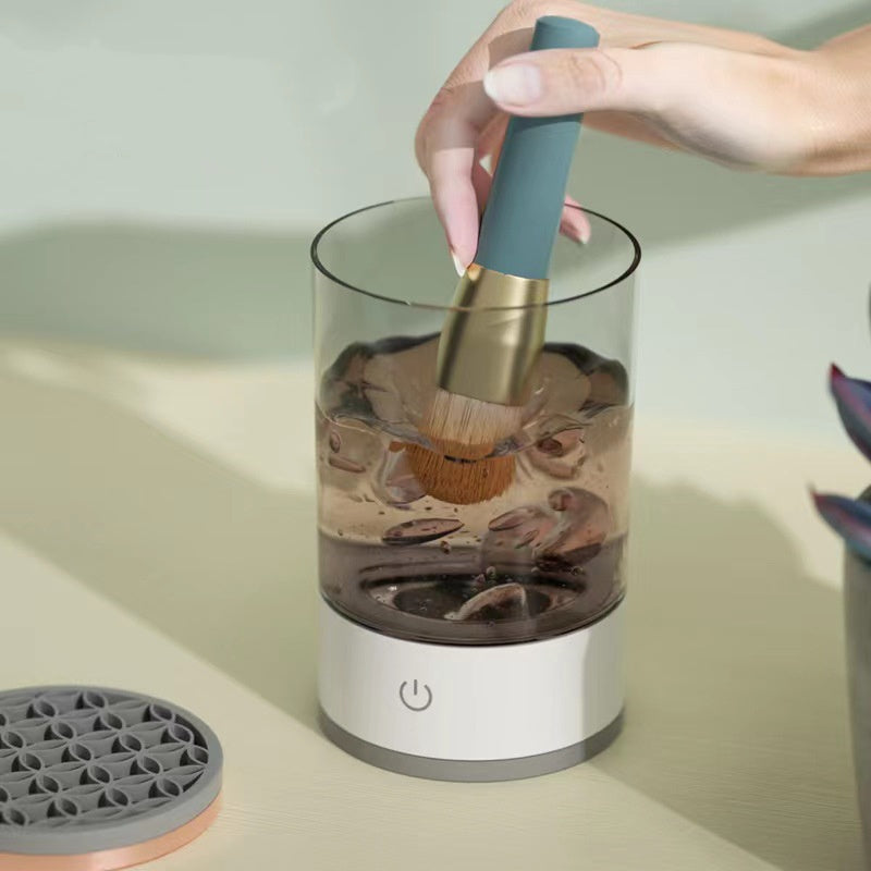 Portable makeup cleaner